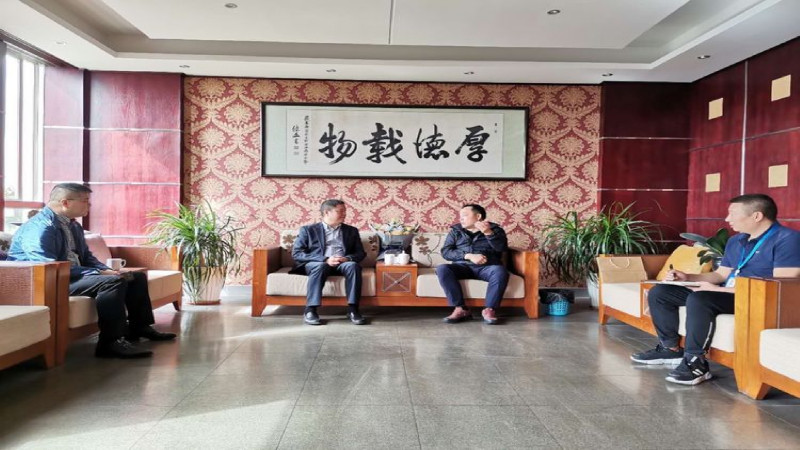市委常委、宣传部长范晓东走访慰问银娱优越会电气集团董事长林中华